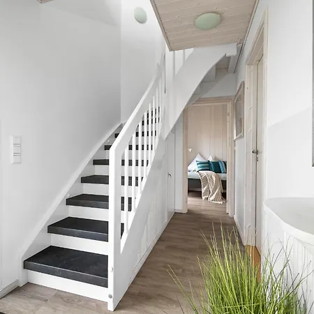 בית נופש Ahoi Marina *